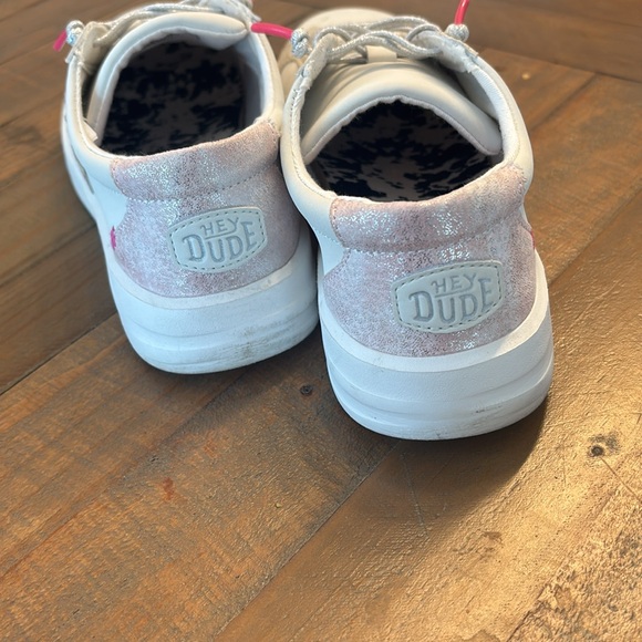 HEY DUDE Sneakers with Star Accents - Picture 2 of 4